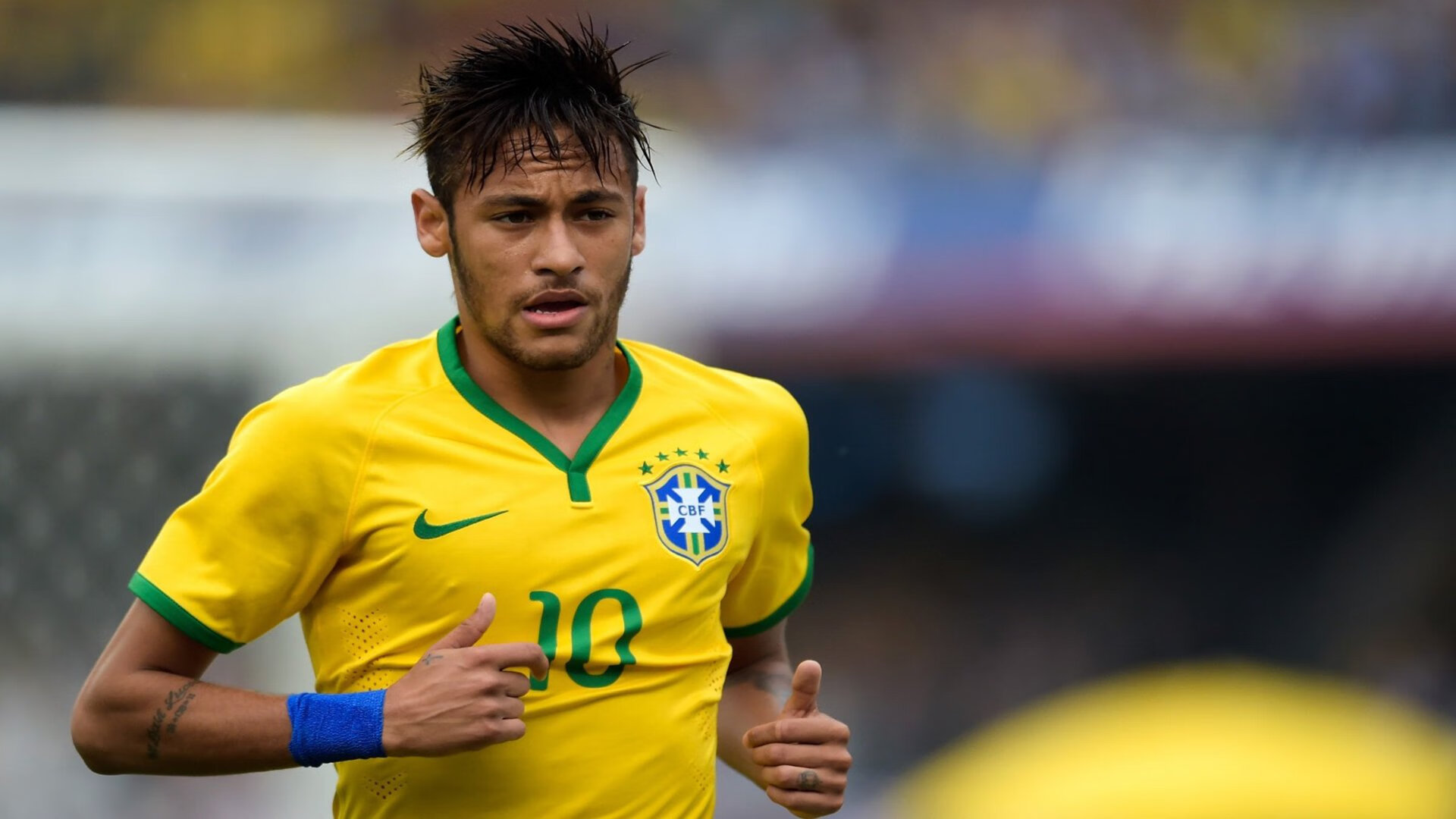 突尼斯泳将贾瓦迪游出个人赛季最佳,突尼斯足球队